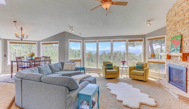 Mountain Views + Hot Tub: Airy Forest Escape!