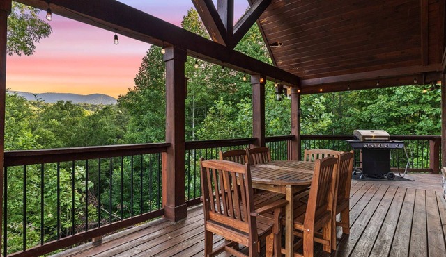 Mountain Views~ Hot Tub&Pool Table~ FirePit~ Games