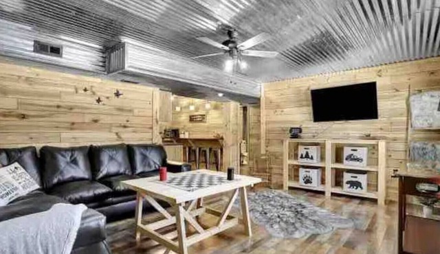 Mountain Views Hot Tub Gameroom Firepit