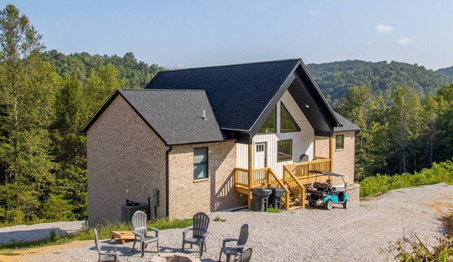 Mountain Views, Lake access, Brand new 6 BR 5Bath, Sleeps 18Pet Friendly