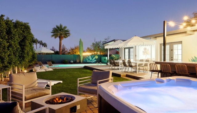 Mountain Views! Outdoor kitchen, heated pool, hot tub, shuffleboard, hike nearby