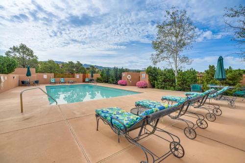 Mountain Views + Patio: Santa Fe Escape!