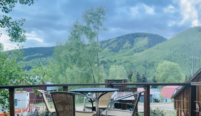 Mountain Views, Remodeled Historic, 24 miles to Mountain Village/Telluride!