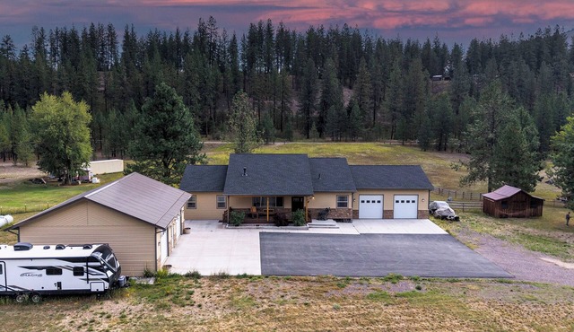 Mountain Views & River Access-Dog-Friendly Retreat Near Missoula In Alberton!