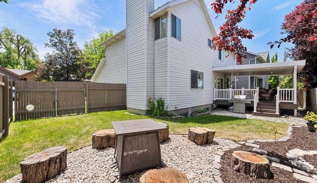 Mountain Views! Spacious & Stylish w/Covered Deck, Fenced Yard, BBQ & Firepit