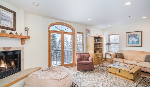 Mountain Views From Every Window In This Outdoor Escape