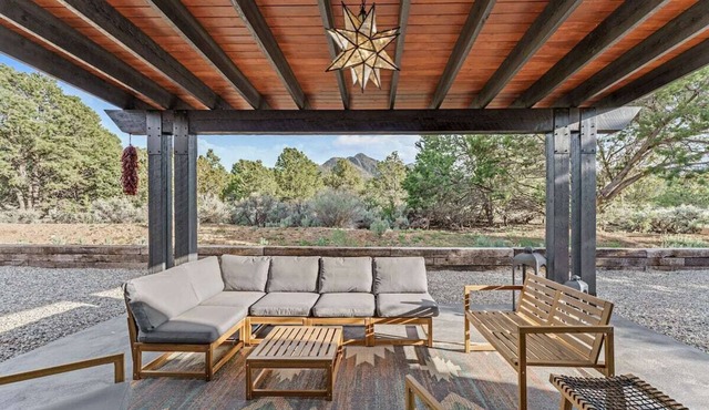 Mountain Views~Secluded Retreat~Taos Haven