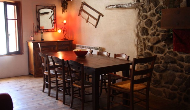 Mountain village house for 6 people, maximum sunshine.