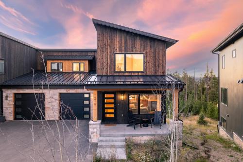Mountain Villa 1219 I Private Hot Tub I Peloton I Great Views I Bunk Room