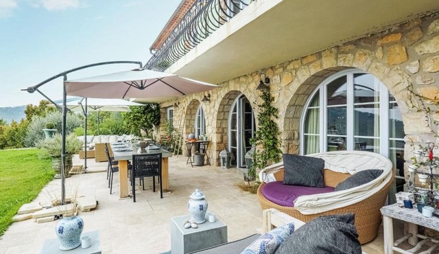 Mountain Villa with Panoramic Sea Views and Pool in Grasse