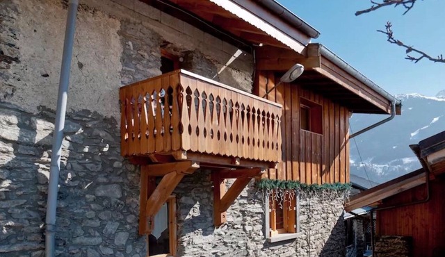 Mountain village apartment overlooking 3 Valleys