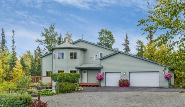 Mountain Vista Retreat, Excellent Views, Private entrance and living area
