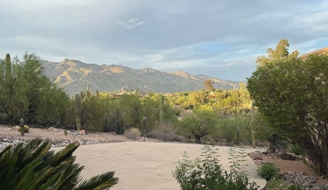 Mountains Everywhere +hot tub +bbq +firepit +games