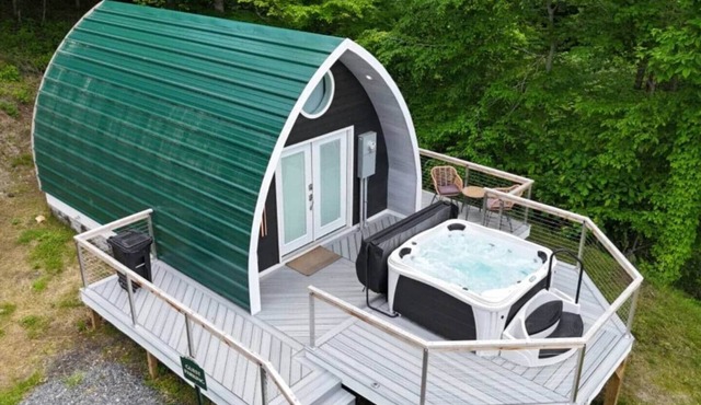 Mountains - Romantic, Hot Tub, Campfire, Green