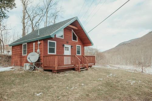 Mountainscape: Peaceful & Skiing