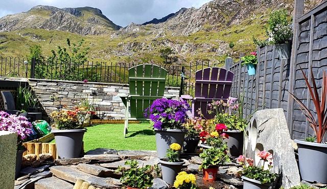 Mountainside Cottage - Excellent Hillwalking and Adventure Location