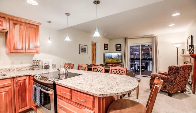 Mountainside Pineview Condo: Cozy Frisco Retreat