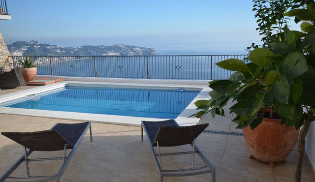 Mountainside villa and view overlooking the sea, a paradise on earth
