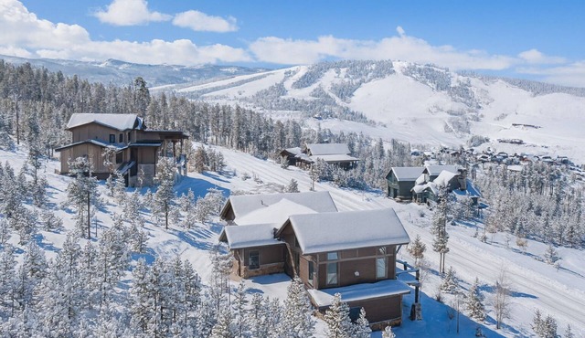 Mountainside Vista - Luxury Home with Stunning Views - Ski In/Ski Out!