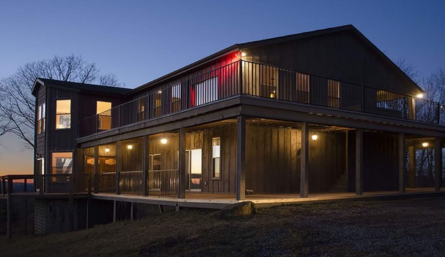 Mountaintop 7 Bedroom Home - Get Ready For Skiing - 20 Minutes to Winter Place!