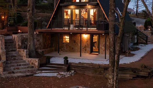 Mountaintop Aframe | Sleeps 8 | Trails, Tub & Firepits