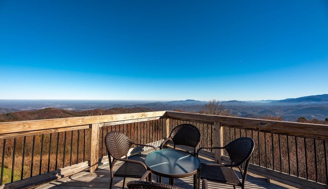 Mountaintop Cabin Above Ober | Views, Hot Tub