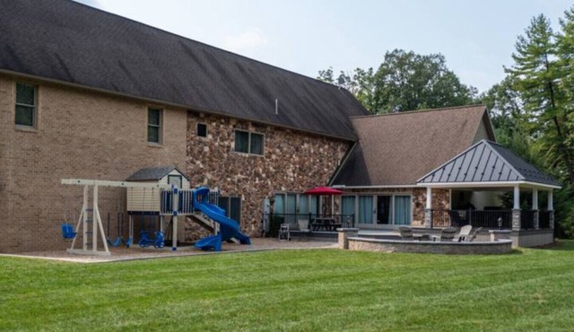 Mountaintop Cabin|Game Room|Pickleball