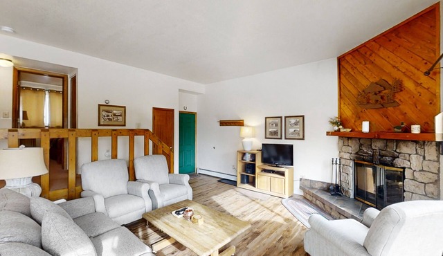 Mountaintop condo with private balcony