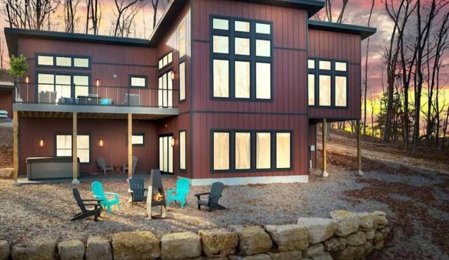 Mountaintop living at one of the highest points in Innsbrook!