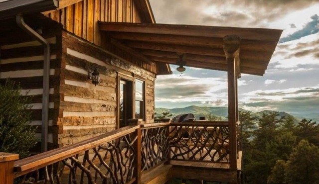 Mountaintop Log Cabin,HotTub,Pool Table