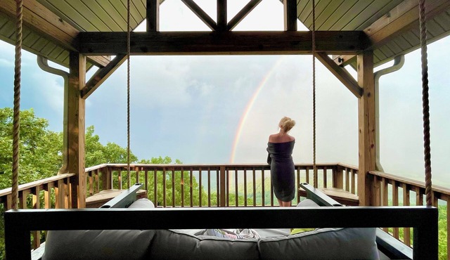 Mountaintop Retreat w/2 Decks & Breathtaking Views- Steps from Mt. Nebo Trails!