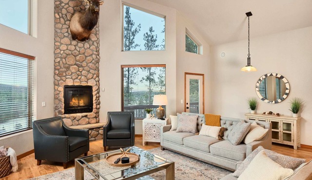 Mountainview Lodge ★ Hot Tub ★ Luxury Master Suite