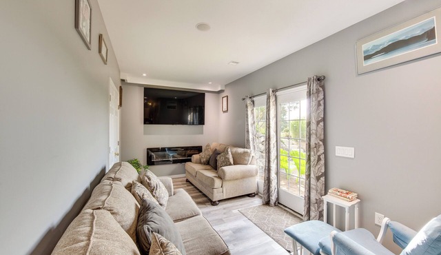 Mountville Rental w/Private Patio & Gas Grill!