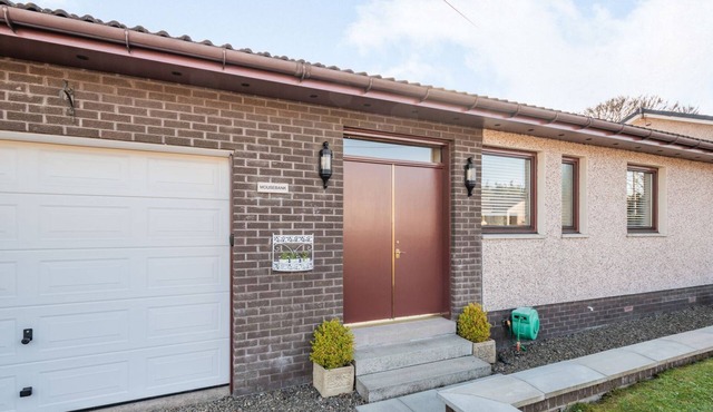 MOUSEBANK, pet friendly, with a garden in Forth