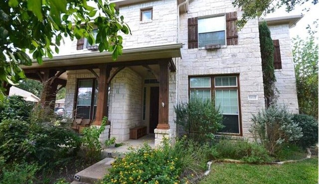 MOVE-IN READY/4BR/3.5BA/GREAT SCHOOLS/QUIET STREET/LOVELY NEIGHBORHOOD