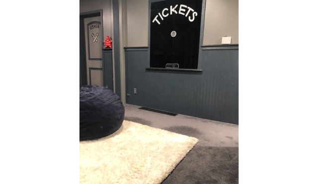+ Movie Theater + Game Nights + Firepit + Volleyball+ Dog Run + private sauna