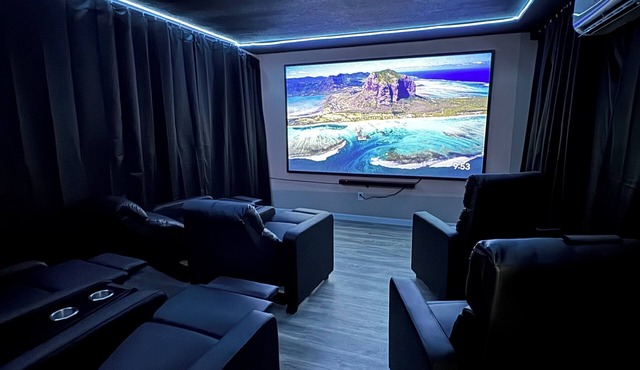 Movie theater/POOL 3bed 3 bath