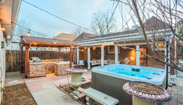 Movie Theatre | Hot Tub | Outdoor Grill