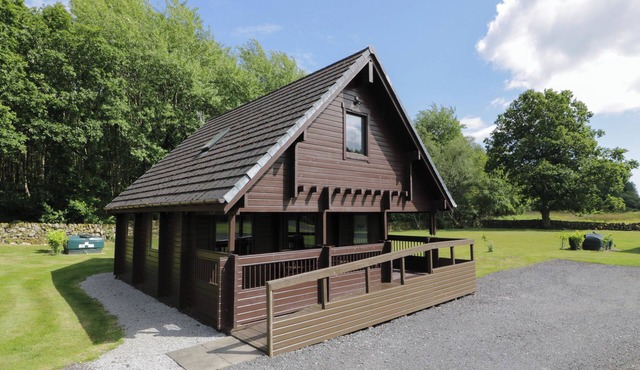 MOYLE LODGE, pet friendly, character holiday cottage in Dalbeattie