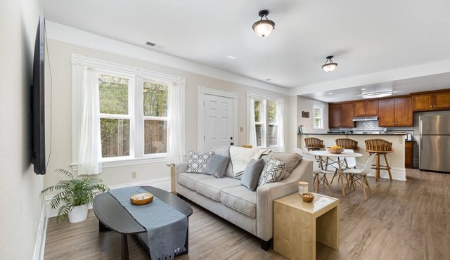 Mozart’s Flat - Fully Renovated with Blazing WiFi