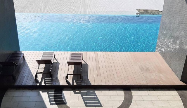 mozhouze studio @ 8 Kinrara Service Apartment