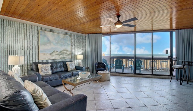 MP304 | 2BD Beachfront Paradise | Resort Pools