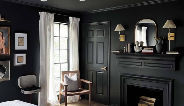 Mr. Nomad: Parisian Townhouse in Uptown