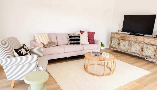 Mrs Darcys cottage Su