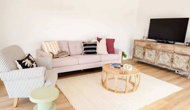 Mrs Darcys cottage Su