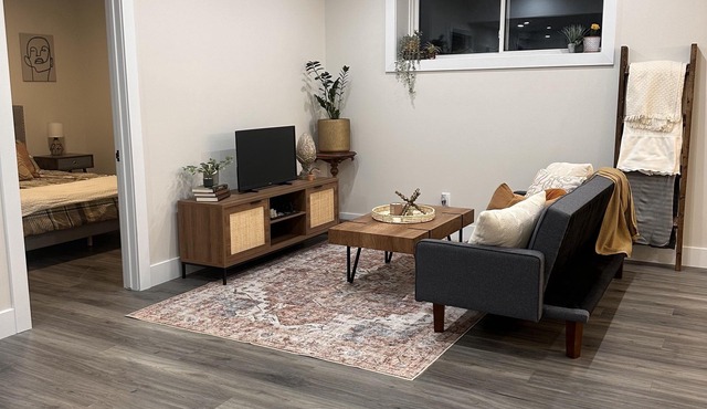 M’s Studio - Private Modern Luxury Apartment (close to Calypso Waterpark)