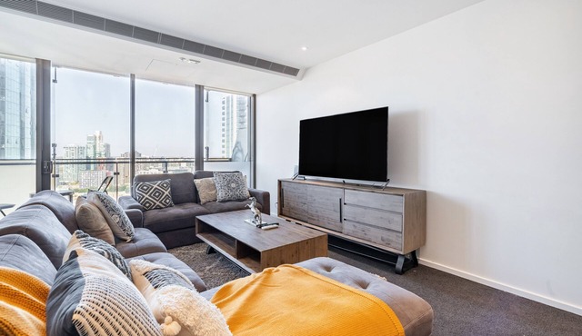 MSA Epic: 3-bed 2-bath with Pool, Gym, Tennis, Carpark near Crown & Eureka