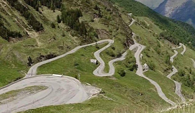 MSK65 Accommodation for 10 in the heart of the Pyrenees Mountains