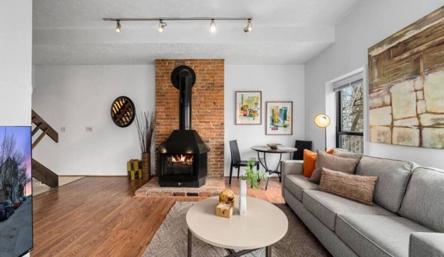 Mt. Adams 1BR | Free Parking