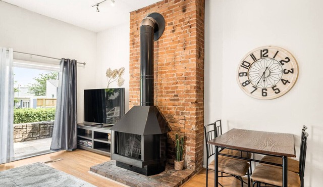 Mt. Adams 2BR Great Location! Steps from Monastery